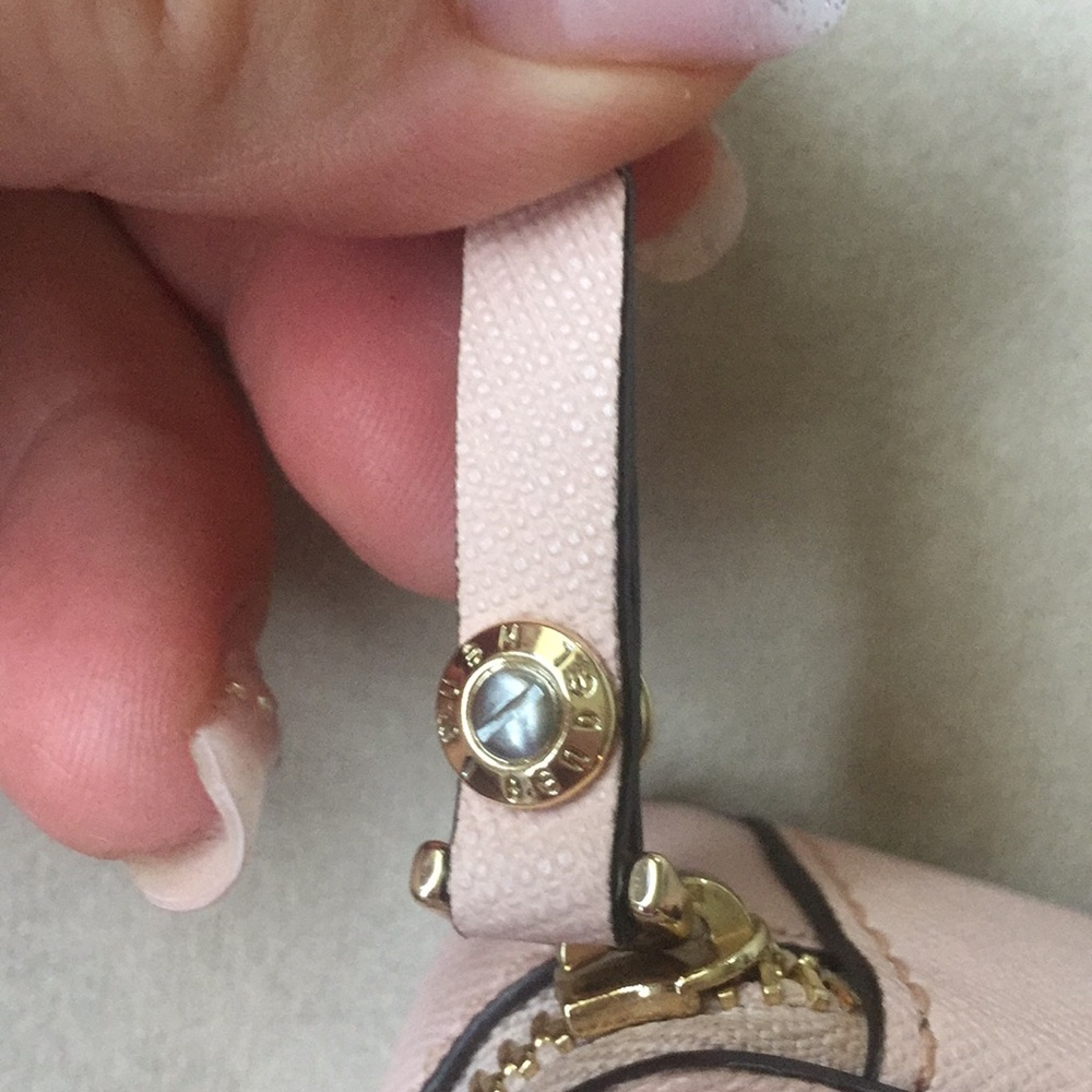 Henri Bendel West 57th Pill Box - Picture 3 of 8